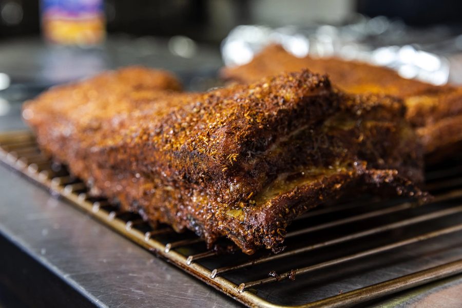 Cuisson lente du pulled pork au fumoir - service traiteur SMOK'EAT toute l'île de La Réunion
