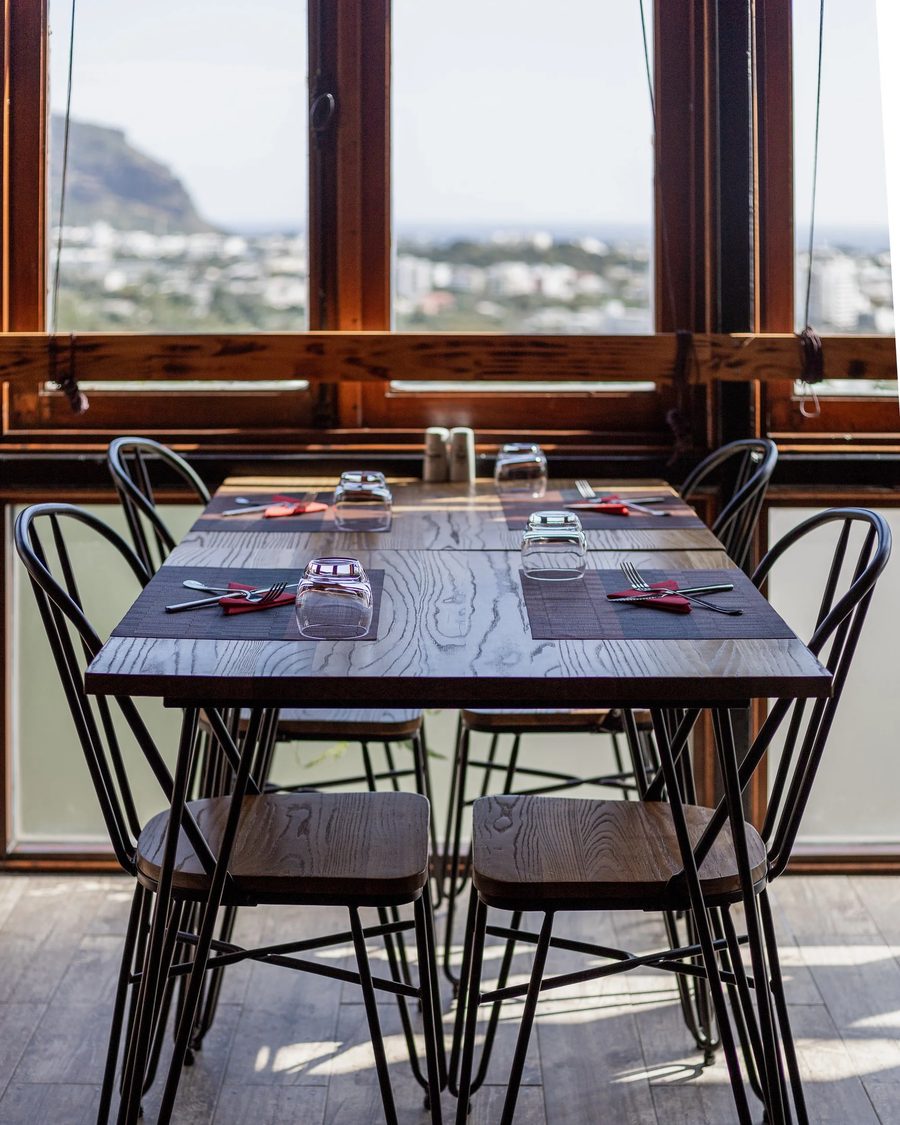 Intérieur du restaurant SMOK'EAT - ambiance chaleureuse et authentique